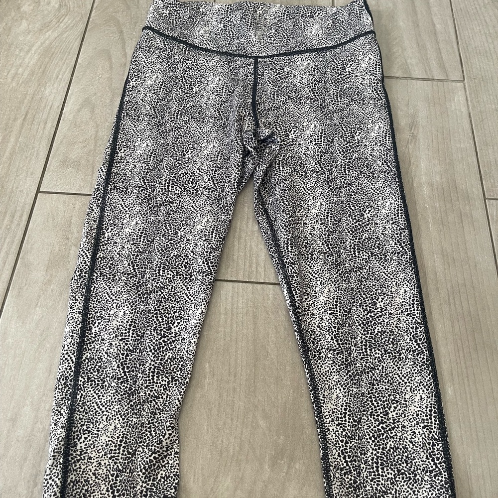 Gap Chic Animal Print Leggings